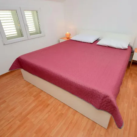 Apartament Surjan-1 By Interhome